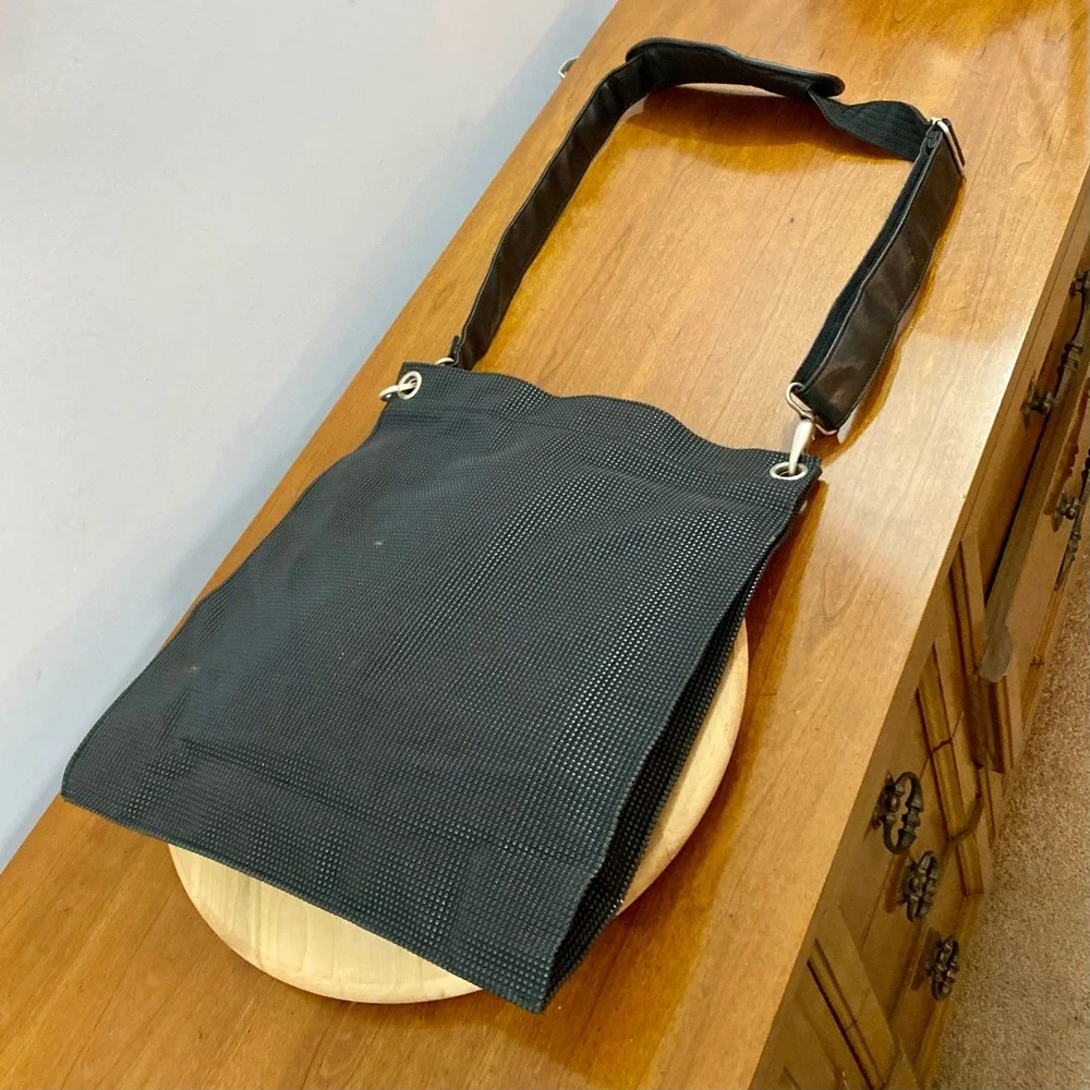 Vintage Urban Oxide UO2 Black Rubber Crossbody Bag Techwear Y2K Messenger Pouch